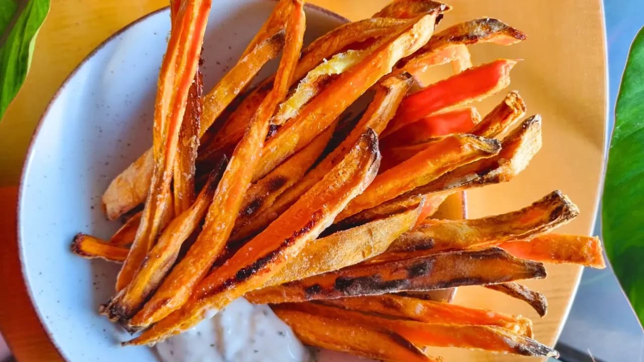 Jak upiec frytki z batatów, aby były chrupiące i pyszne