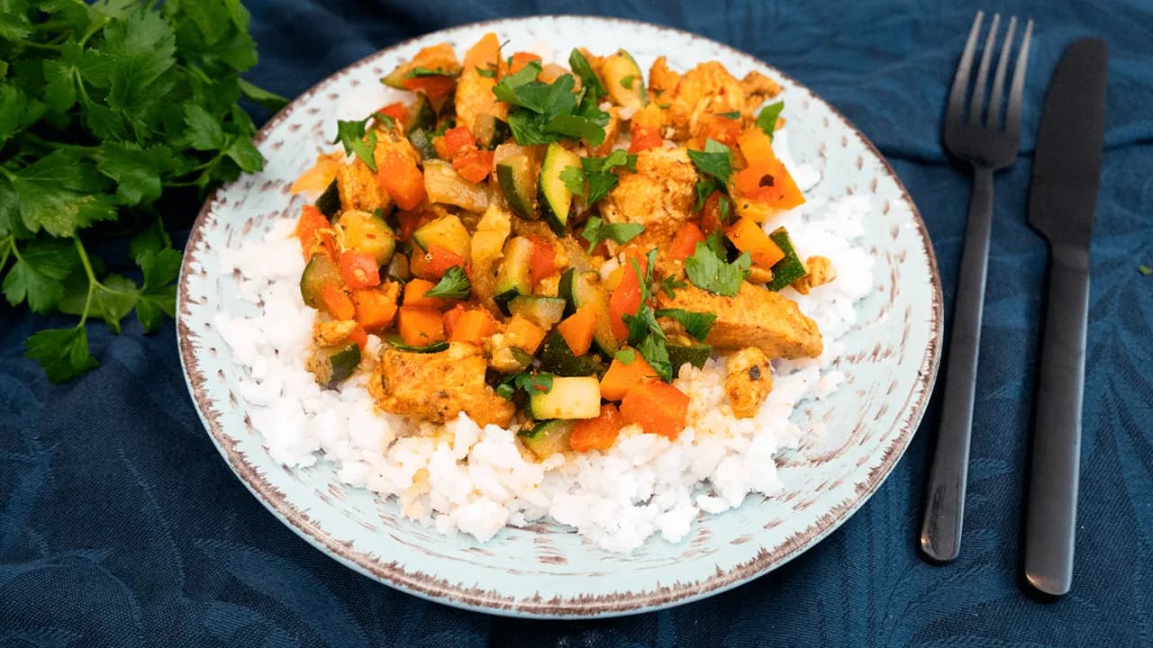 Ile kalorii ma ryż z kurczakiem? Zaskakujące wartości odżywcze