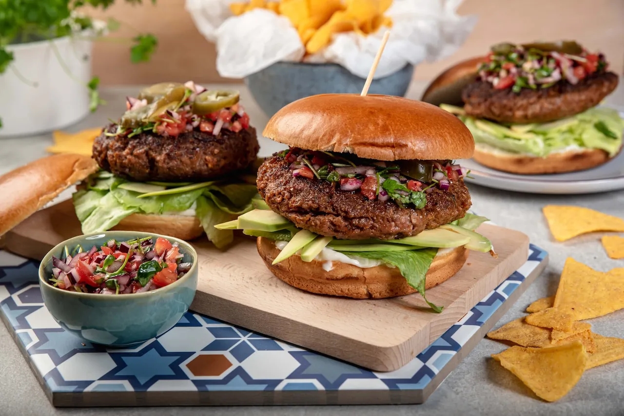 Co dać do hamburgera, aby zachwycić smakiem i teksturą?