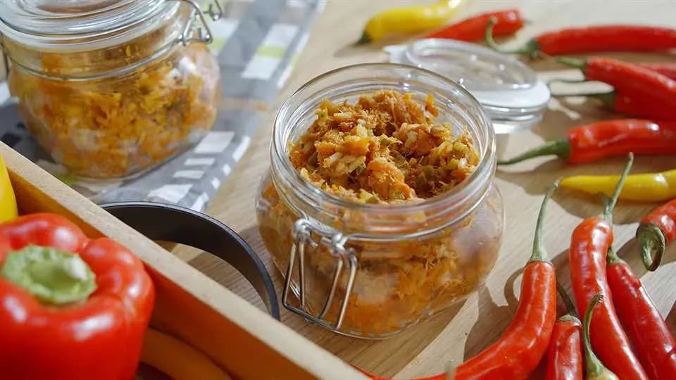 Jak zrobić paprykarz szczeciński - prosty przepis na pyszny smak