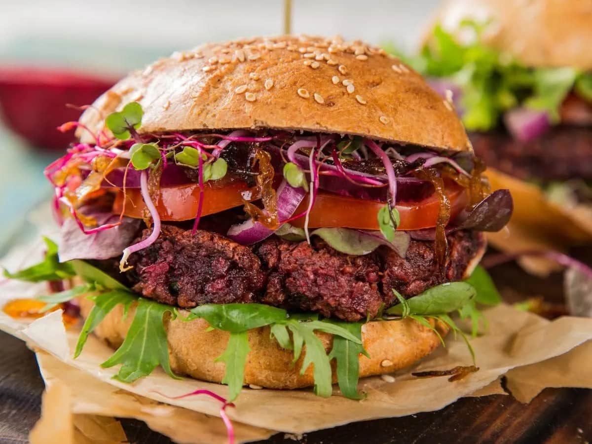 Puszyste burgery z chudego mięsa? Odkryj sekrety soczystości!