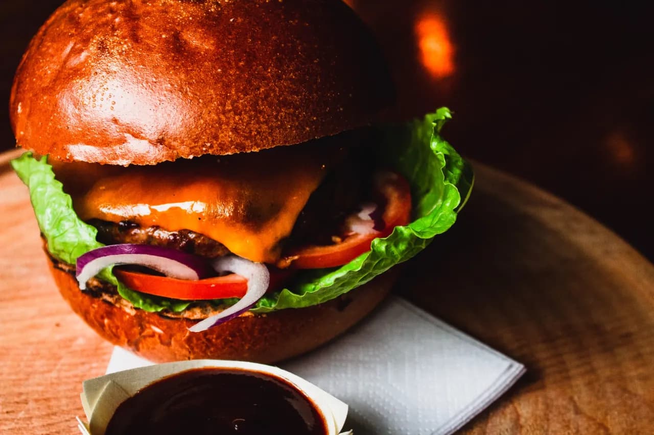 Jakie dodatki do burgera sprawią, że Twój posiłek będzie wyjątkowy?