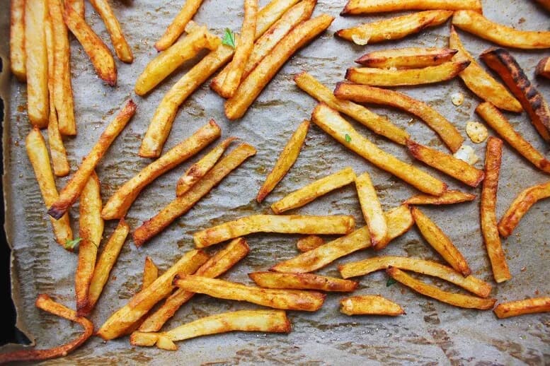 Ile piec frytki w piekarniku, aby były idealnie chrupiące?