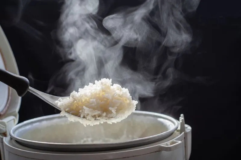 Jak ugotować ryż na parze perfekcyjnie i uniknąć błędów