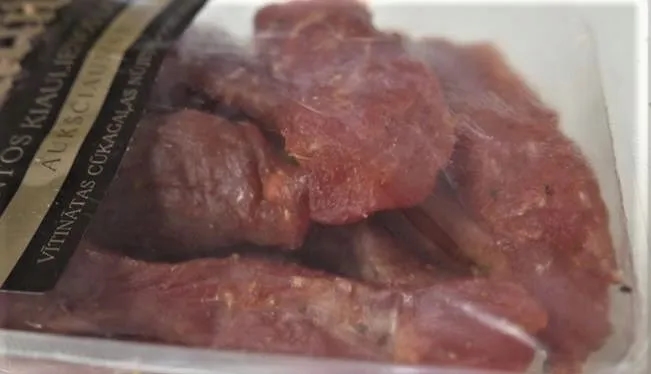 Suszona wieprzowina: zdrowa przekąska pełna białka i smaku